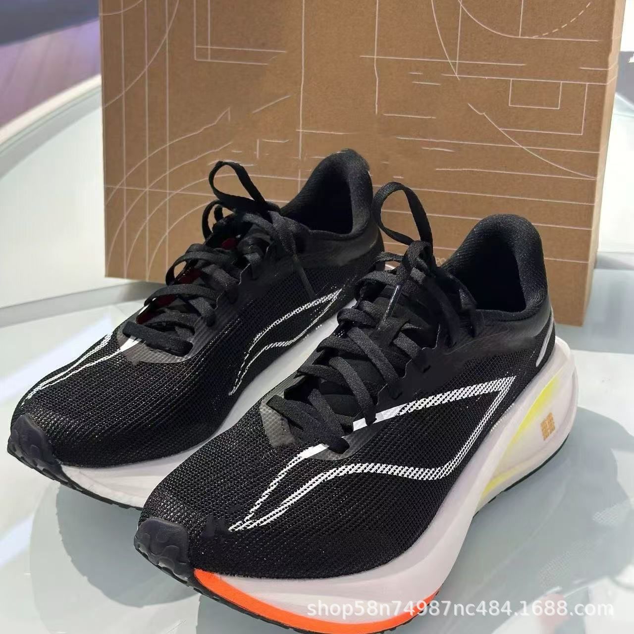 Nuevos zapatos deportivos ultr - Outdoor Lighting Round reseña y precio